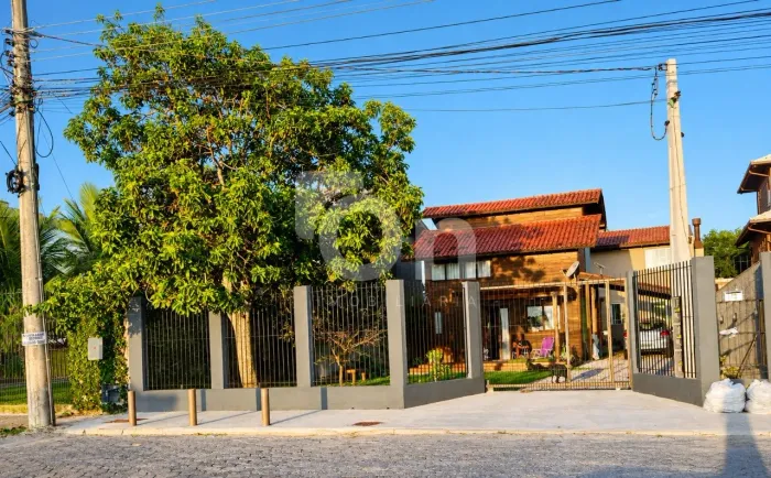 Conjunto de 3 casas de 1 dormitório no Campeche