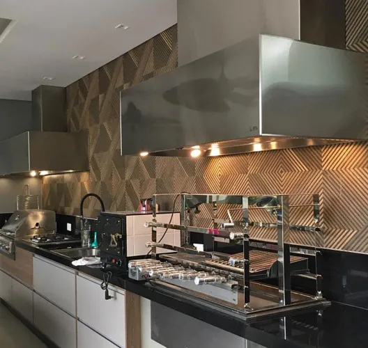 Equipamentos para sua área gourmet coifa inox entre outros
