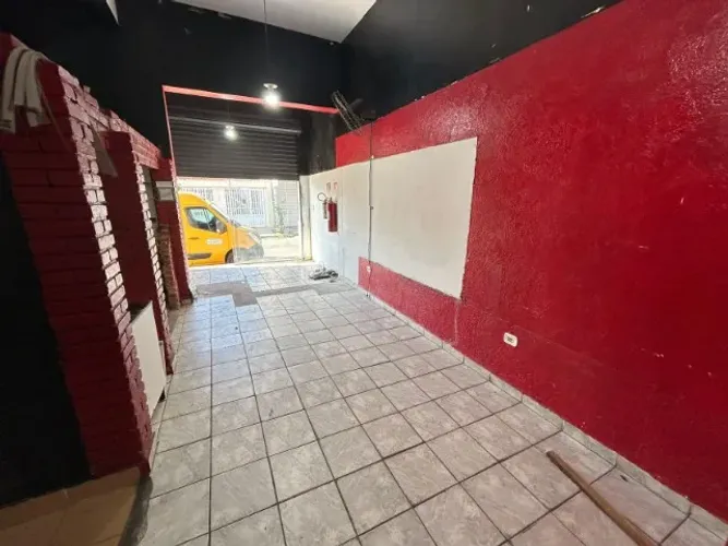 Salão Comercial com 50 m2 no Caiçara, Esquina com a Avenida Kennedy