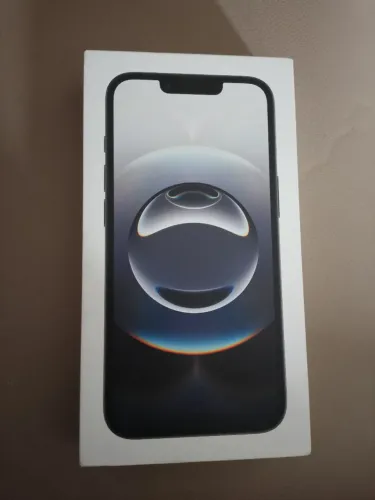 iPhone 16e preto