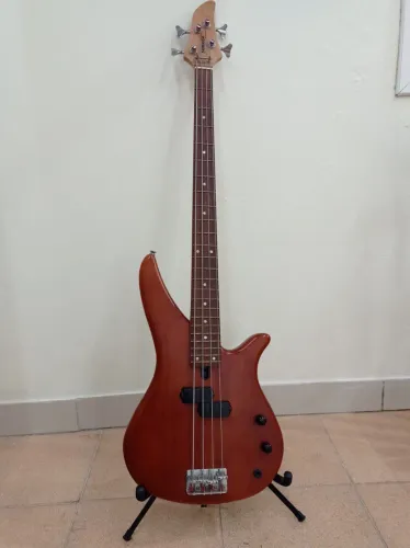 Baixo Yamaha RBX260