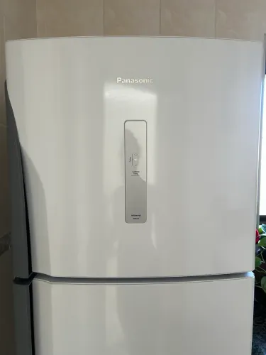 Geladeira PRATICAMENTE NOVA