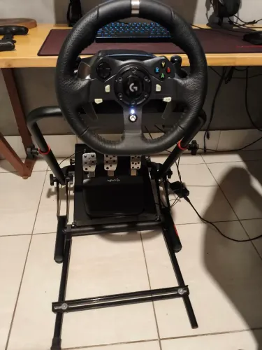 Volante Logitech G920 com cockpit e upgrades