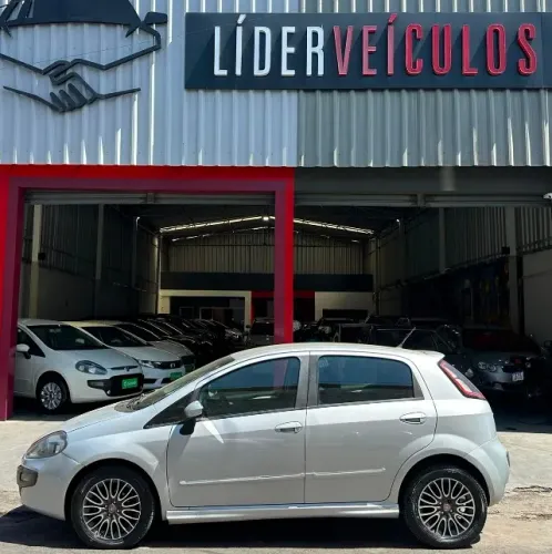 Fiat Punto Sporting 1.8 Flex 8v/16v 5P 2013