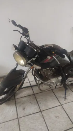Yes 125 para retirada de pecas ou restauração.