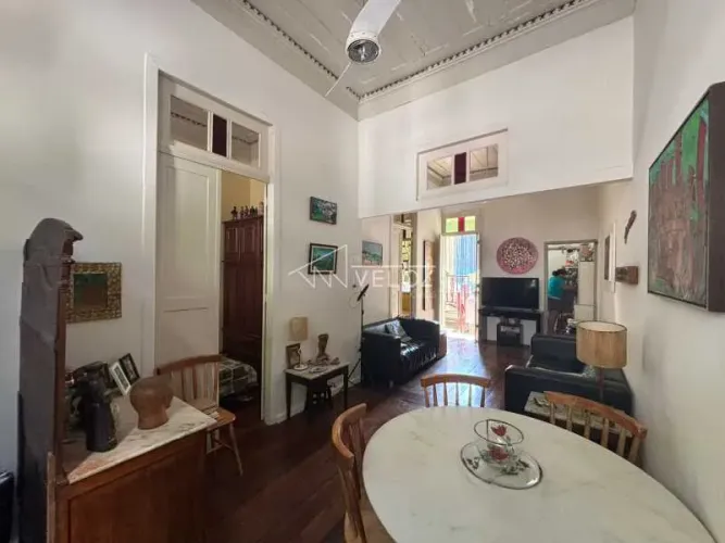 Apartamento : / Residencial / Laranjeiras
