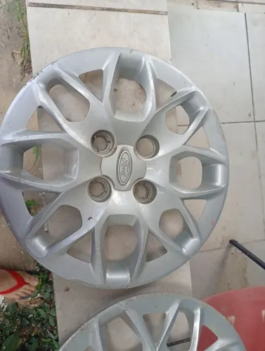 Vendo "2" Calotas originais Ford aro 14'
