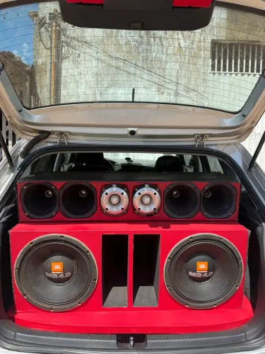 Som automotivo JBL