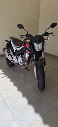 Vendo twister ano 2017 com apenas 28.600km