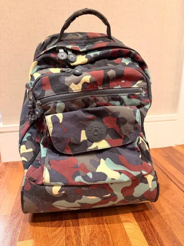 Mochila Kipling rodinhas e costas - nova