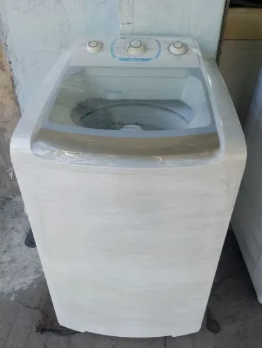 Máquina de lavar Electrolux 10.0 kg semi-nova