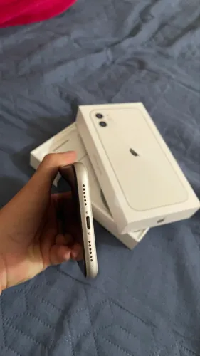 iPhone 11 - 64gb - Com caixa - Estado de zero