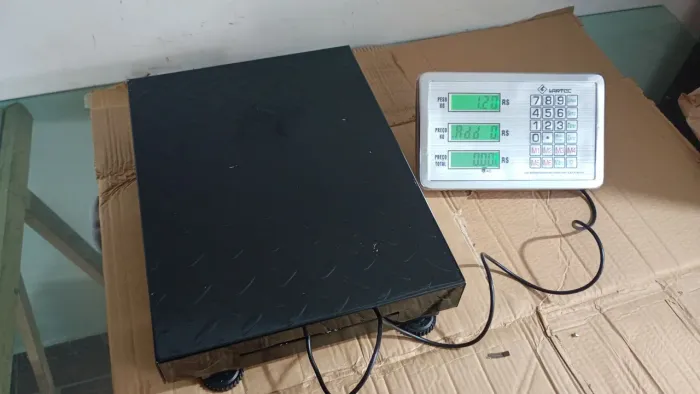 Grande promoção balança digital nova lacrado 180 kg plataforma 30 x40