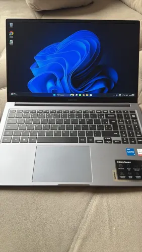 Galaxy Book 4 i5 8RAM 256GB Armazenamento