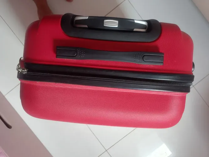 Vende-se mala grande de viagem