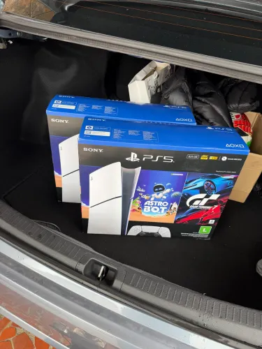 Ps5 Digital com 2 jogos lacrado