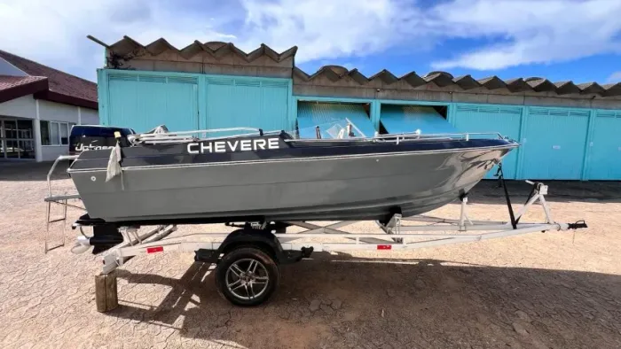 Lancha 18pes Proa Aberta 7passageiros motor v6 225hp 2t Jhonson impecavel 