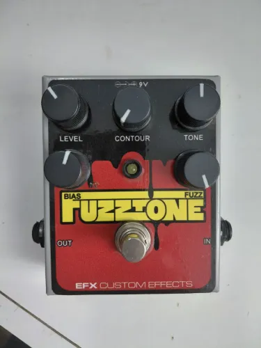 Pedal EFX Fuzztone transistor de germânio