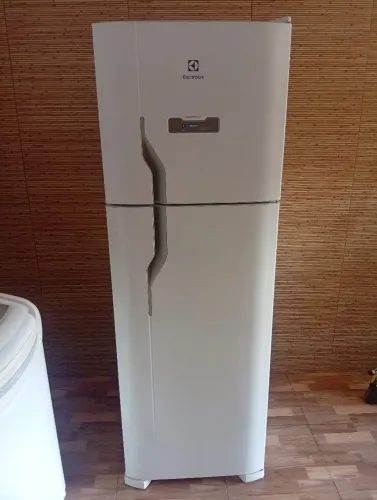 Geladeira Eletrolux dfn41
