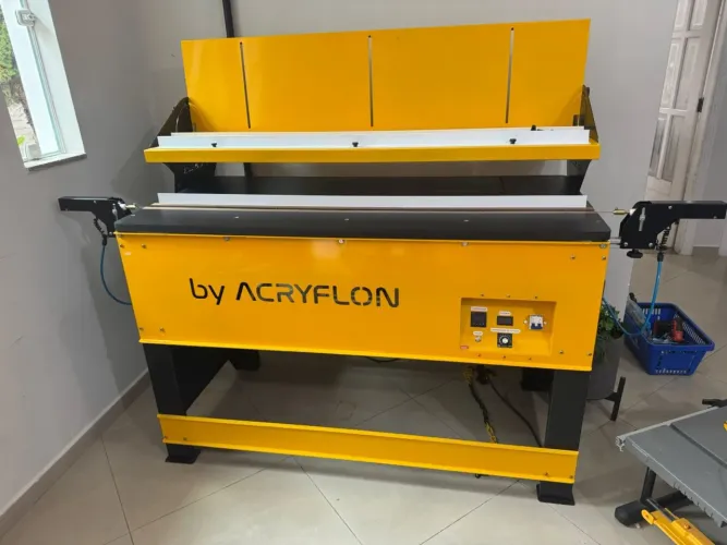 Dobradeira Acryflon com gabarito 1,5 mtrs de área útil 
