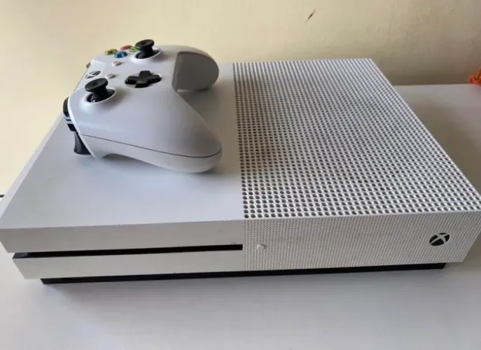 Xbox One S 1TB Branco + Controle Original + Jogo | Excelente Estado