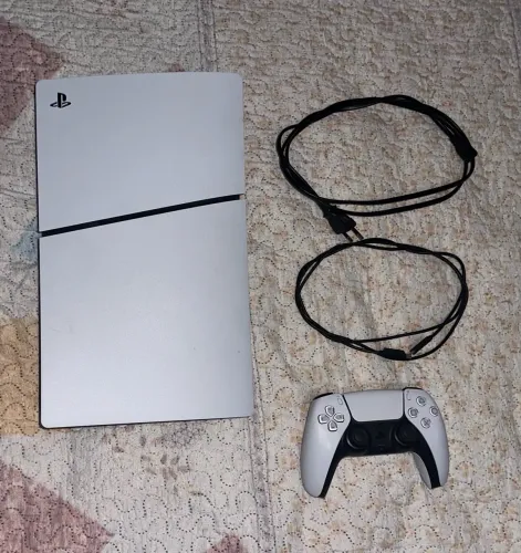 vende-se ps5 slim 825, 2 meses de uso