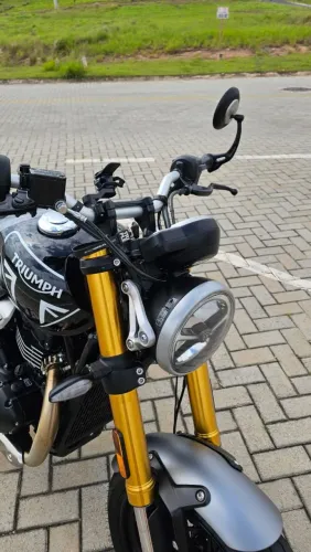 Speed 400 Triumph