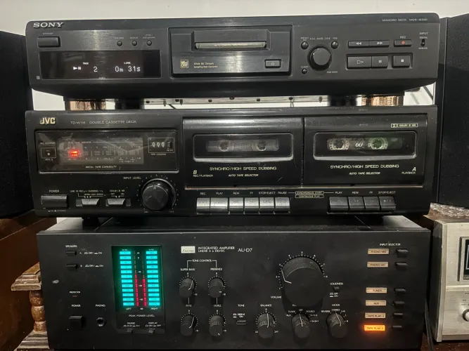 Amplificador integrado Sansui AU D7