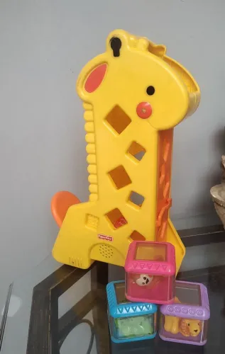 Girafa Fisher Price musical 