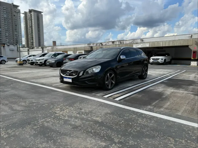 Volvo V60 T-5 R-desing 2.0 5P 2013