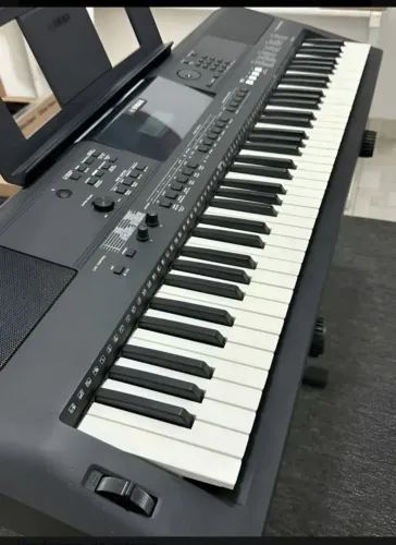 teclado Yamaha PSR EW400