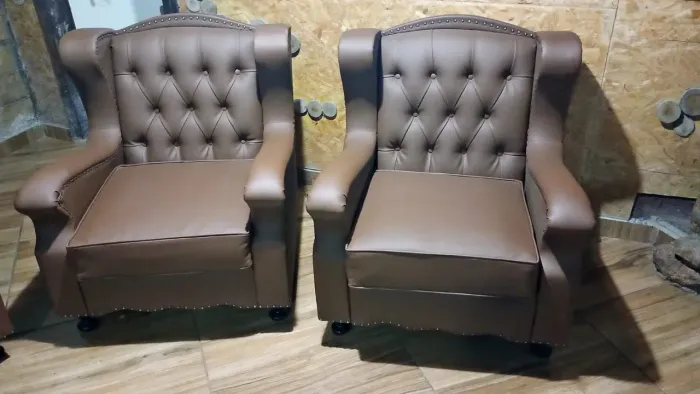 Sofá chesterfield, seis lugares...