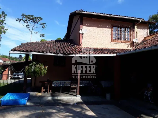 ítio Espaçoso à Venda em Niterói 5 Quartos, Piscina, Pomar e Muito Verde em Várzea das Mo
