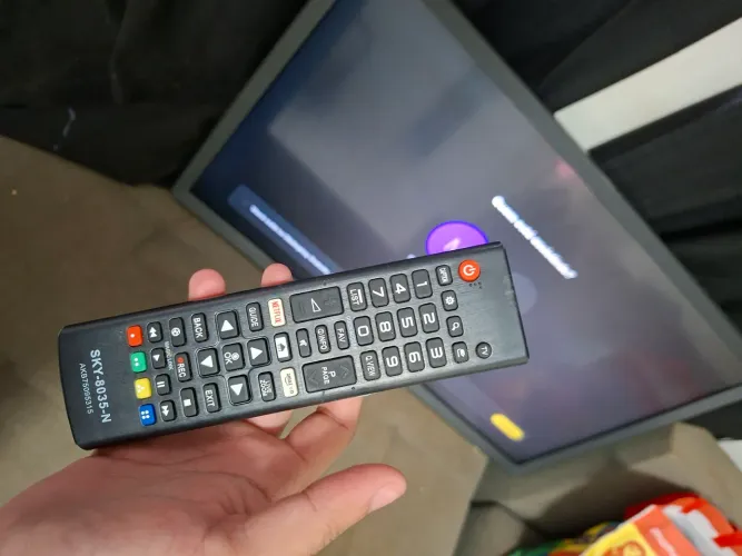 Televisão LG 32 polegadas, ler anuncio.