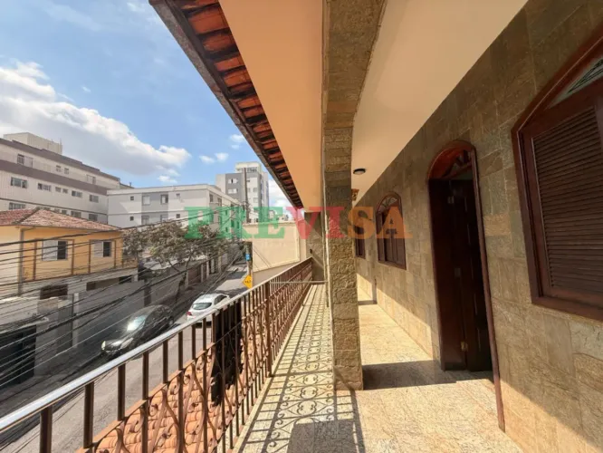 Casa com 4 quartos para alugar em Belo Horizonte