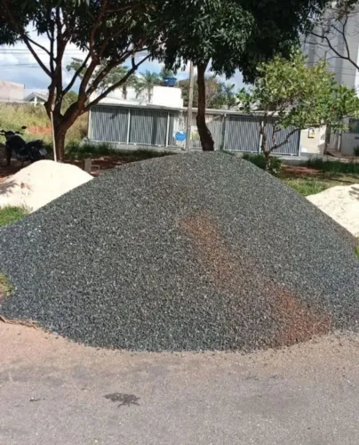 BRITA,PÓ DE BRITA E PEDRAS 