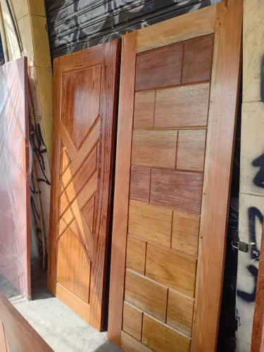 PINTURAS,LAQUEAMENTO, REFORMAS E MONTAGEM DE MOVEIS, PORTAS ,FORRO,JANELAS... 