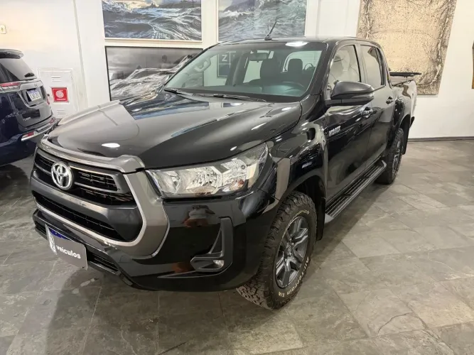 Toyota Hilux CD SR 4X4 2.8 TDI Diesel Aut. 2025