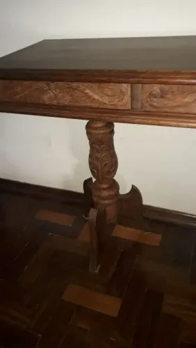 Lindo Conjunto de Aparador com Espelho, em madeira Sucupira... Peça antiga, toda restaurad