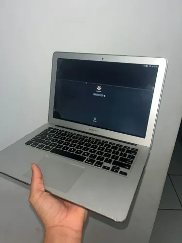 Macbook air 2015 com carregador tela com Problema