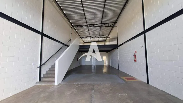 Loja para aluguel, 1 vaga, Loteamento Residencial Pequis - Uberlândia/MG