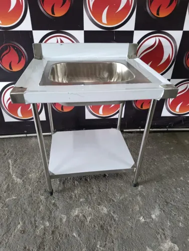 Pia Industrial 1 cuba central com prateleira inferior toda no aço inox 430