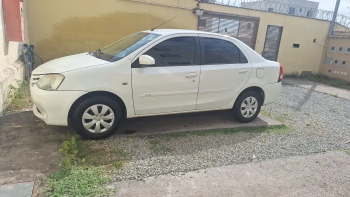 Toyota Etios XS Sedan 1.5 Flex 16V 4P Mec. 2016