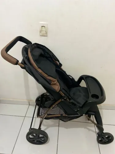 Vende-se carrinho de bebê 