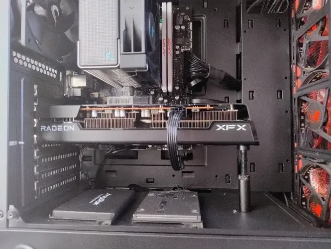 RX 7600 XFX Triple Fan 8GB