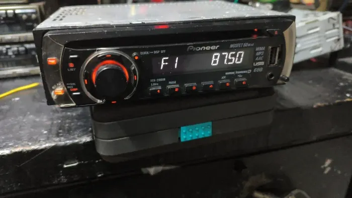 Rádio Pionner DEH 2180 ub