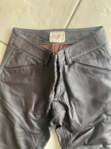 Calça Bobô Couro Legítimo tam 42
