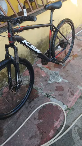Bicicleta aro 29 KSW, modelo XLT. 