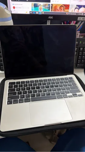MacBook M 2 