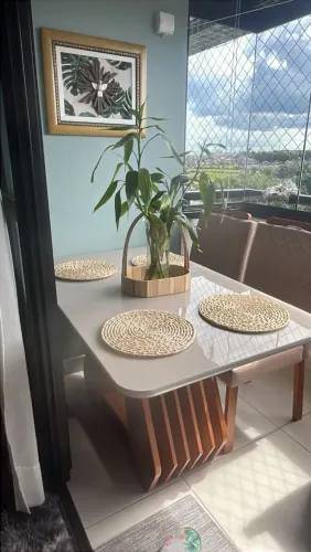 Mesa pés MDF com 4 cadeiras